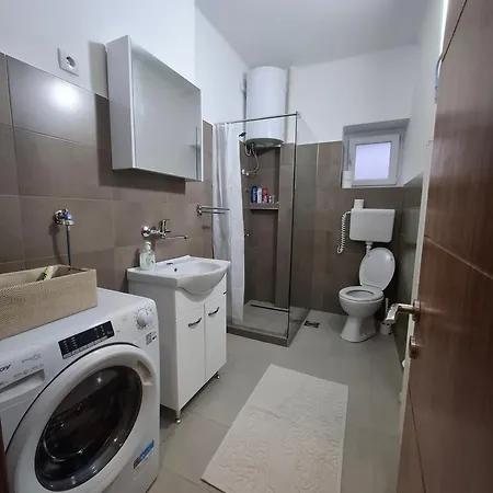 Paviljoni Apartman *